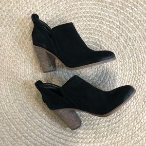 Vince Camuto suede black booties